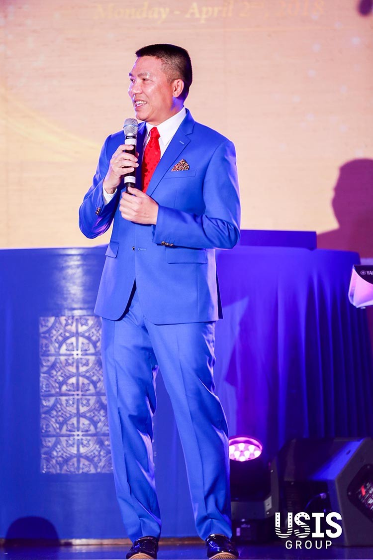 Lawyer Derrick Nguyen Hoang Dung (Consultant lawyer for USIS Group), MC of the event